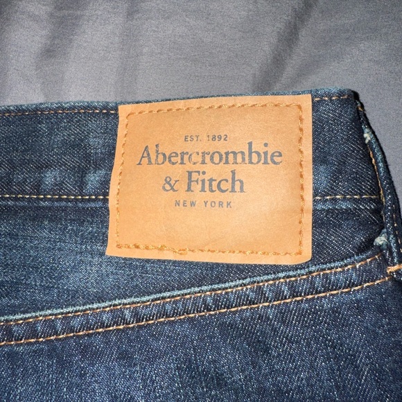 Abercrombie & Fitch Men's Classic Straight Jeans - Dark Blue - Picture 3 of 9
